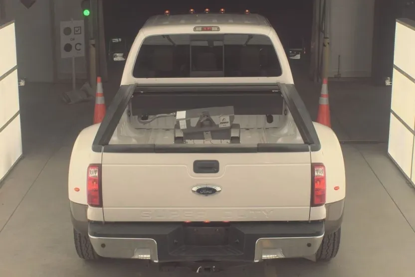 2016 Ford F-350 Lariat photo 1