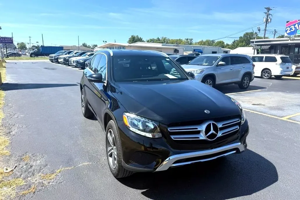 2019 Mercedes Benz GLC 300 photo 1
