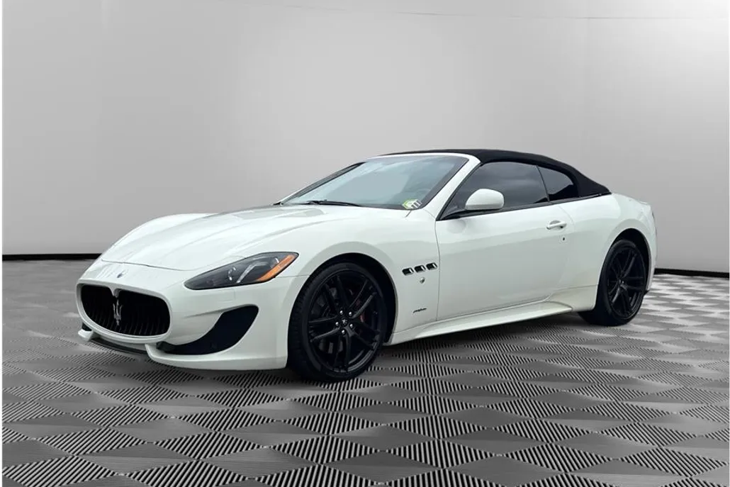 2015 Maserati Granturismo Sport photo 1