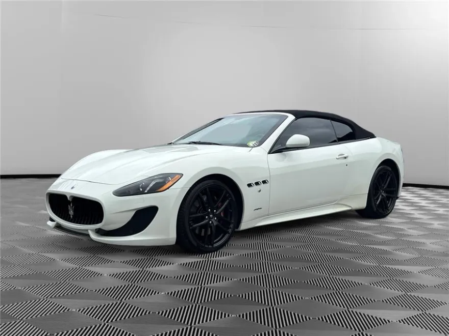 2015 Maserati Granturismo Sport photo 1