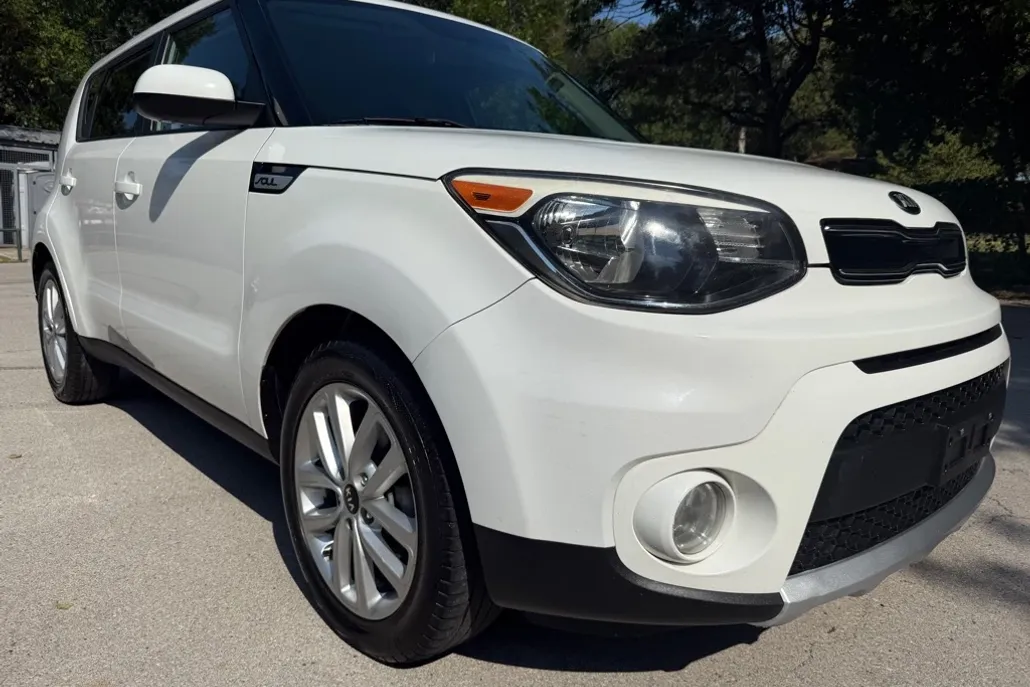 2018 Kia Soul Plus photo 1