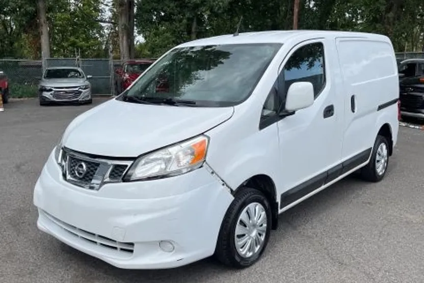 2017 Nissan NV200 SV photo 1