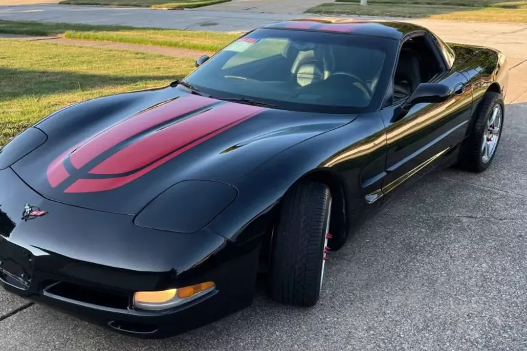 2002 Chevrolet Corvette Coupe photo 1