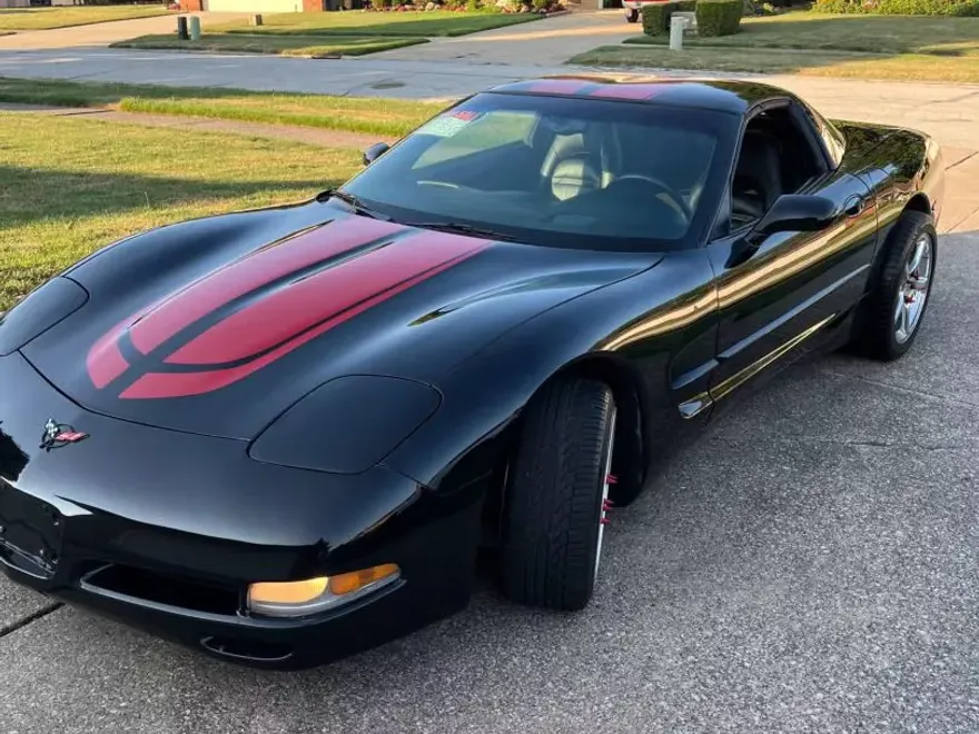 2002 Chevrolet Corvette Coupe photo 1