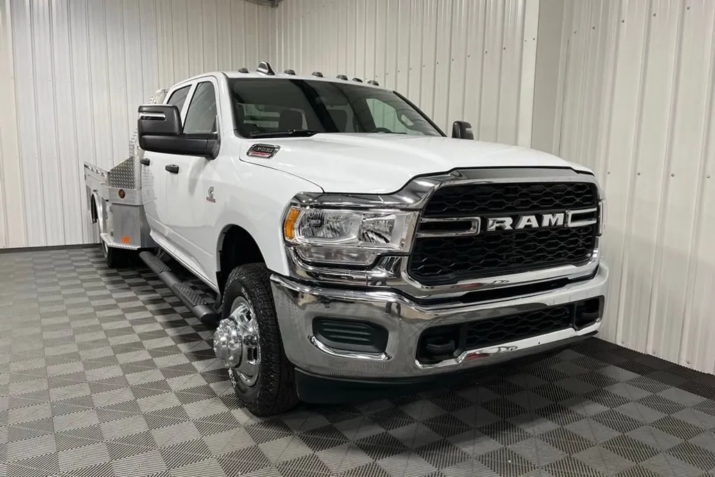 2024 Ram 3500 Tradesman photo 1
