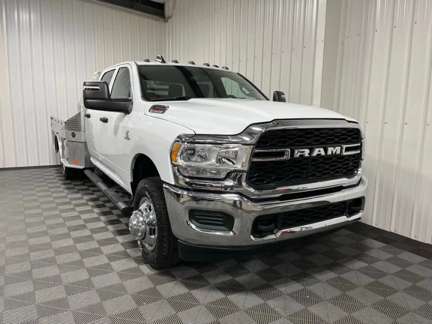 2024 Ram 3500 Tradesman photo 1
