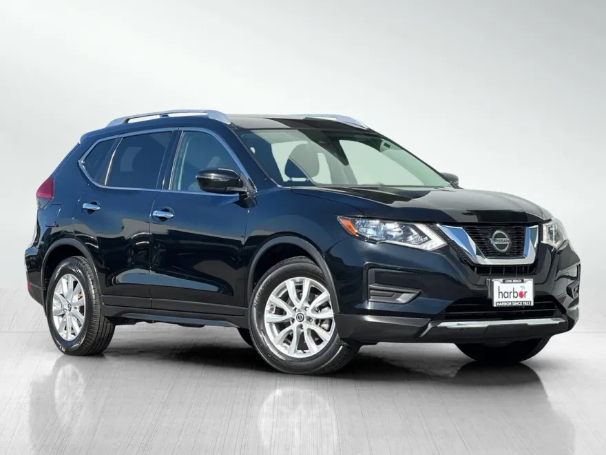 2020 Nissan Rogue SV photo 1
