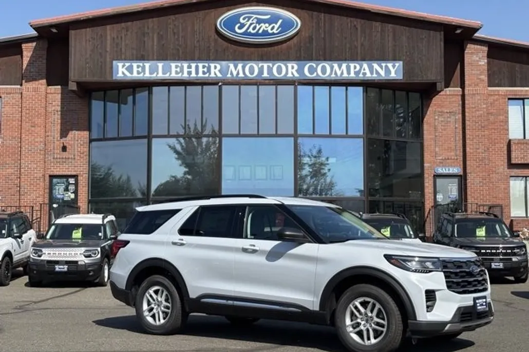 2025 Ford Explorer photo 1