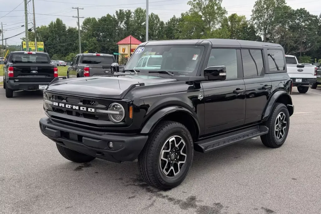 2025 Ford Bronco Outer Banks photo 1