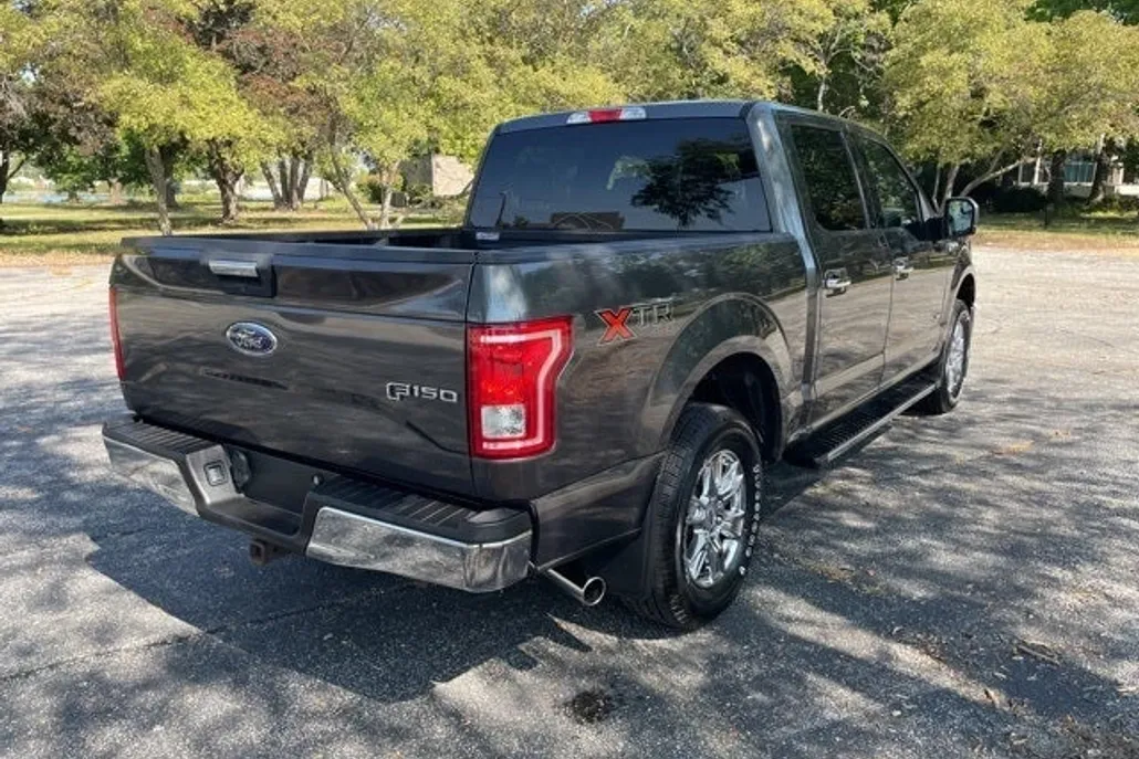 2017 Ford F-150 XLT photo 1
