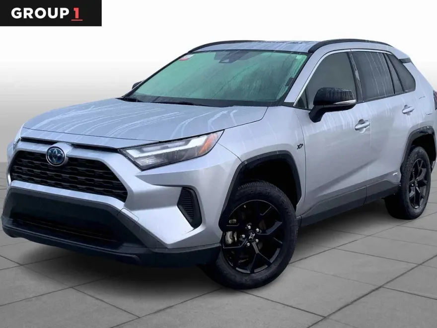 2024 Toyota RAV4 Hybrid XLE photo 1