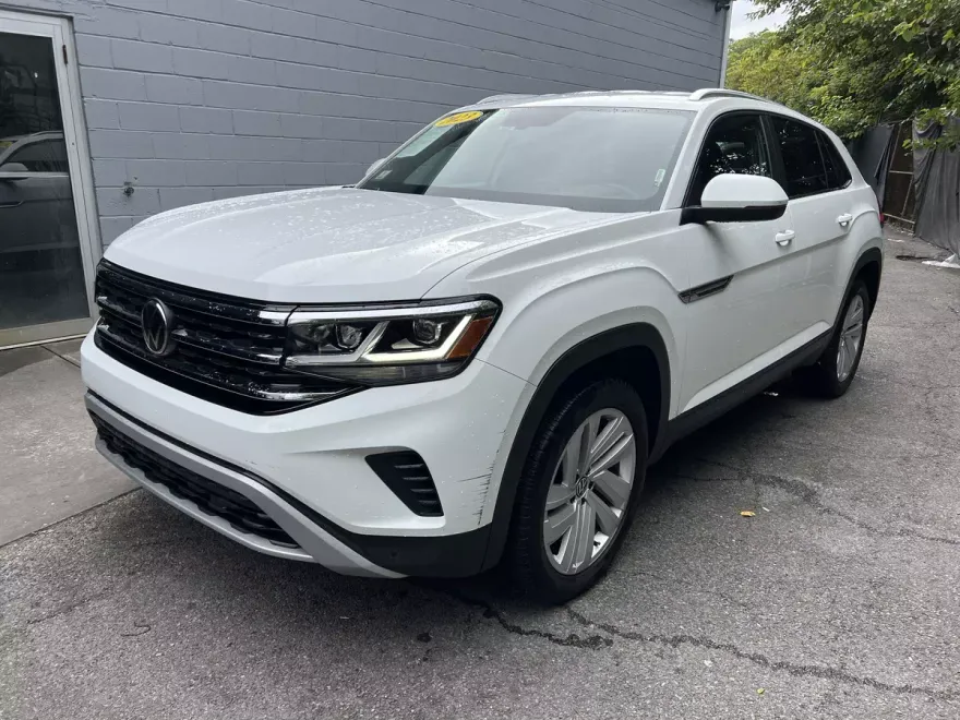 2023 Volkswagen Atlas Cross Sport SE Technology photo 1