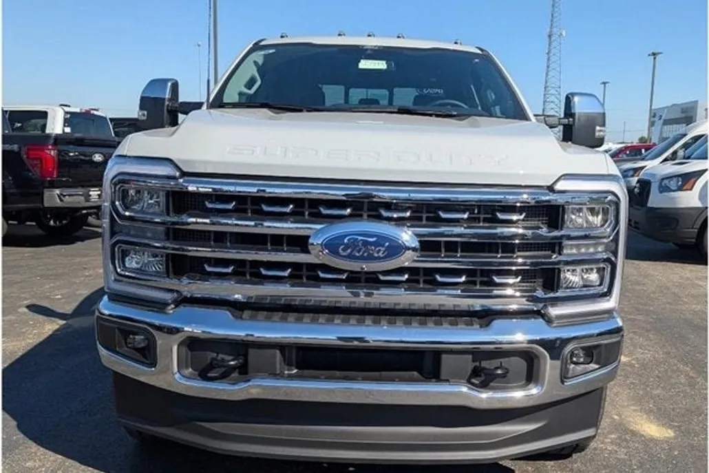 2026 Ford F-350 Lariat photo 1