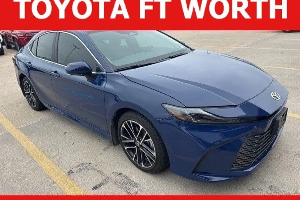 2025 Toyota Camry XLE photo 1
