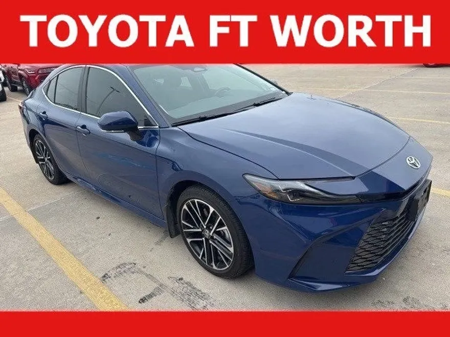2025 Toyota Camry XLE photo 1