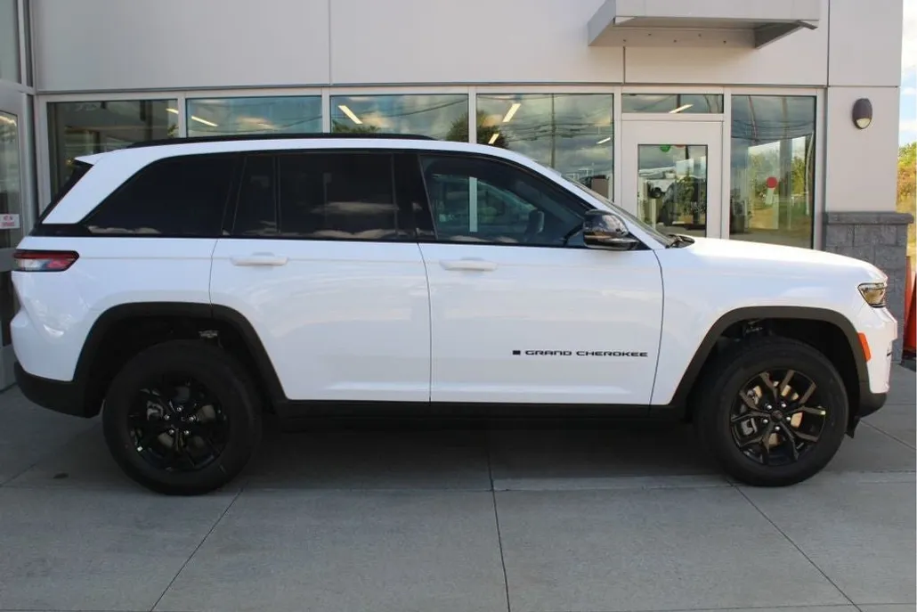 2025 Jeep Grand Cherokee Altitude X photo 1
