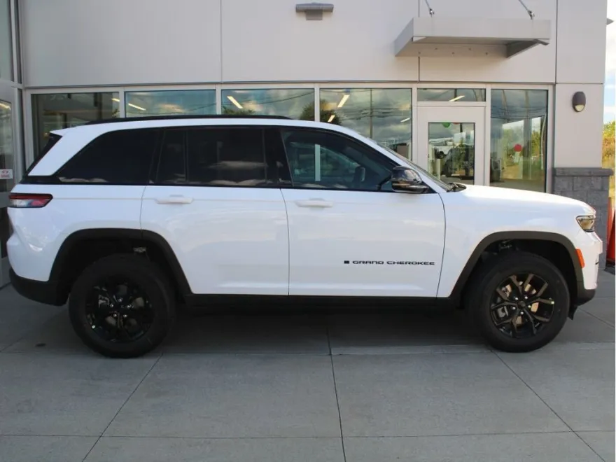 2025 Jeep Grand Cherokee Altitude X photo 1