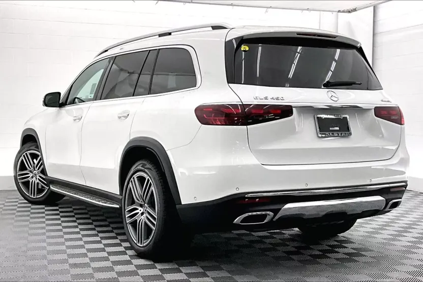 2026 Mercedes Benz GLS 450 4MATIC photo 1