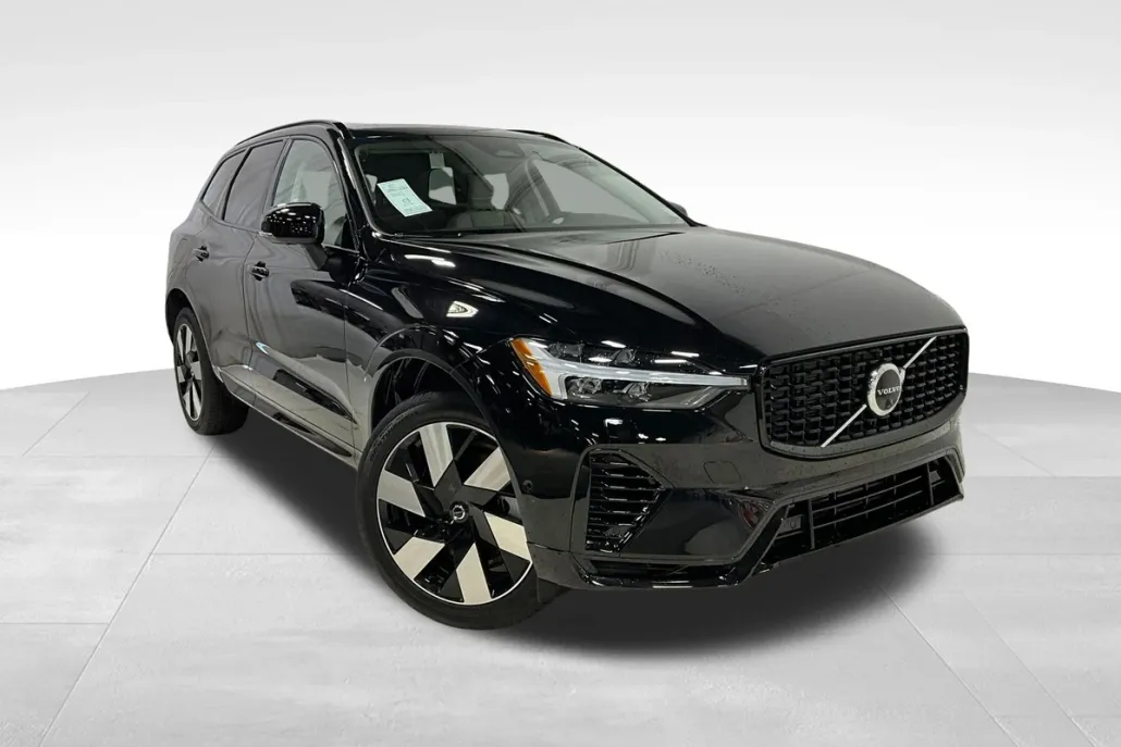 2025 Volvo XC60 Hybrid T8 Plus photo 1