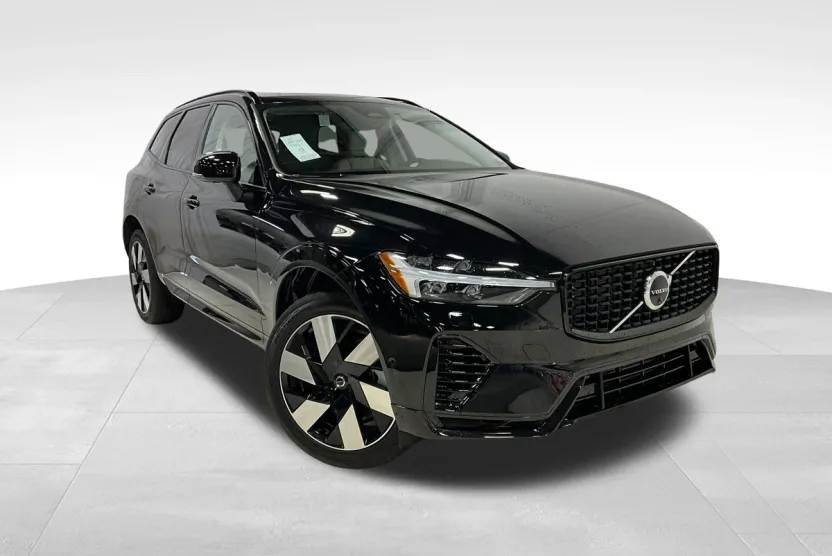 2025 Volvo XC60 Hybrid T8 Plus photo 1