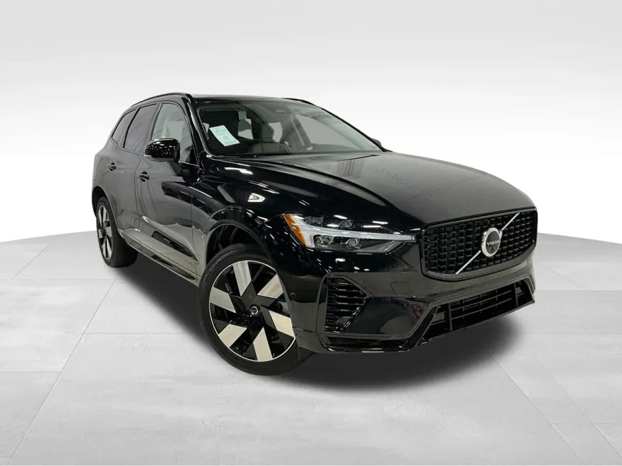 2025 Volvo XC60 Hybrid T8 Plus photo 1