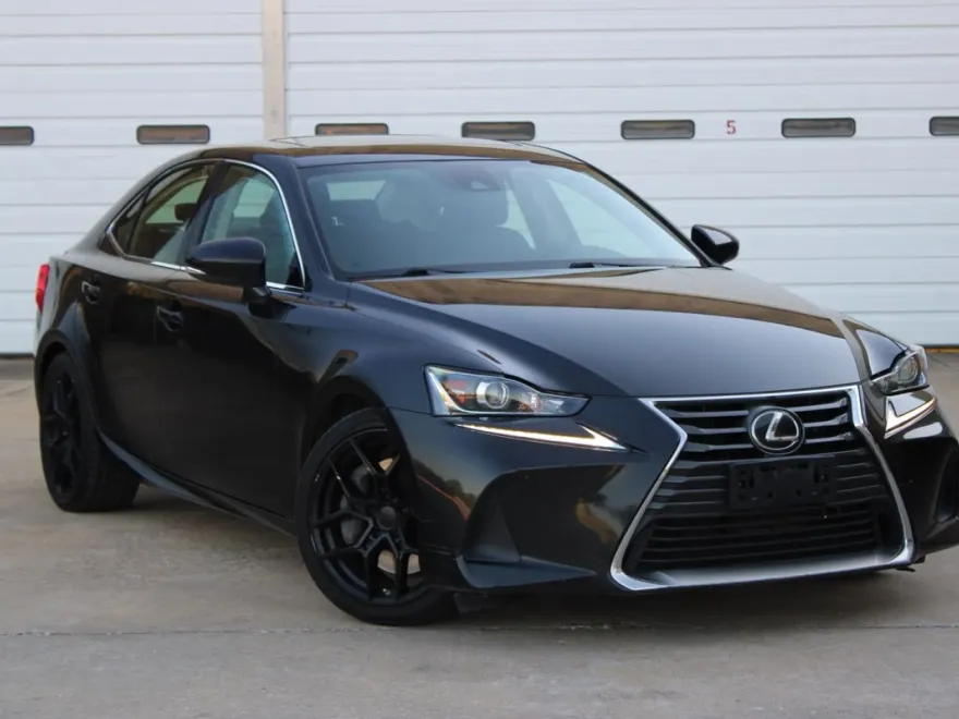 2018 Lexus IS 300 photo 1