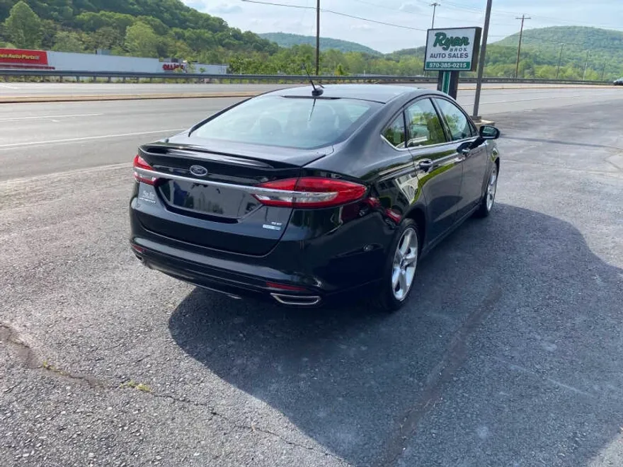 2018 Ford Fusion SE photo 1