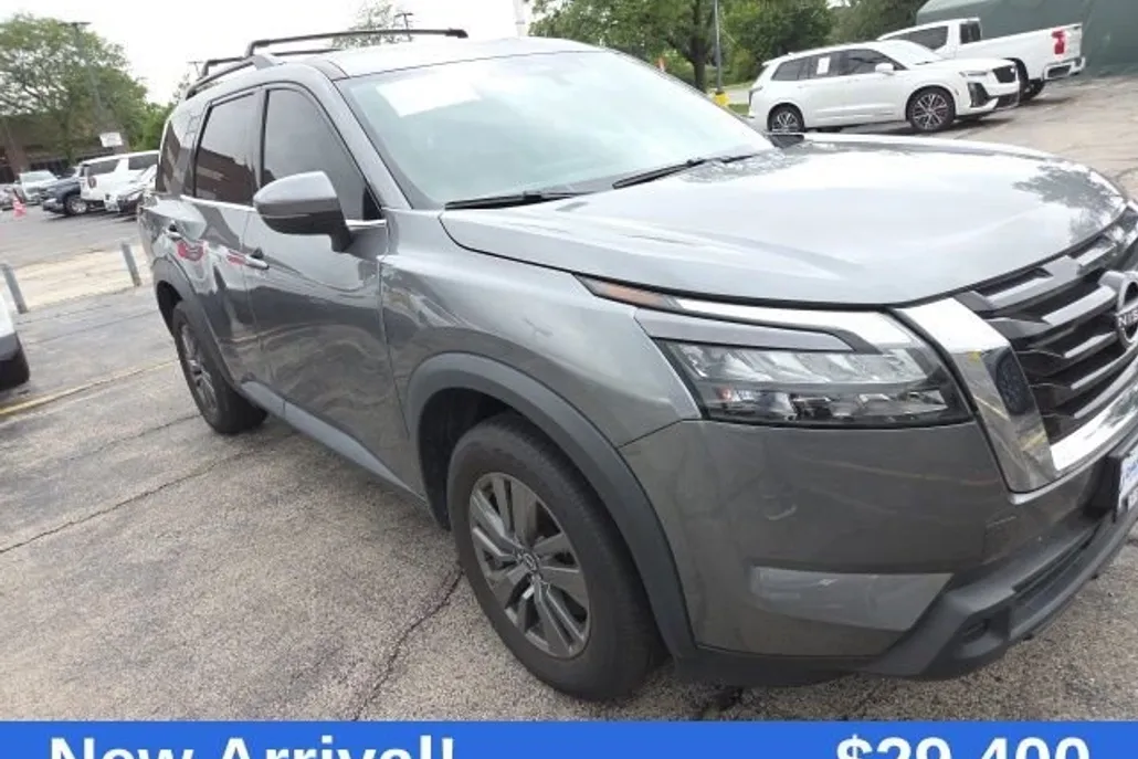 2023 Nissan Pathfinder SV photo 1
