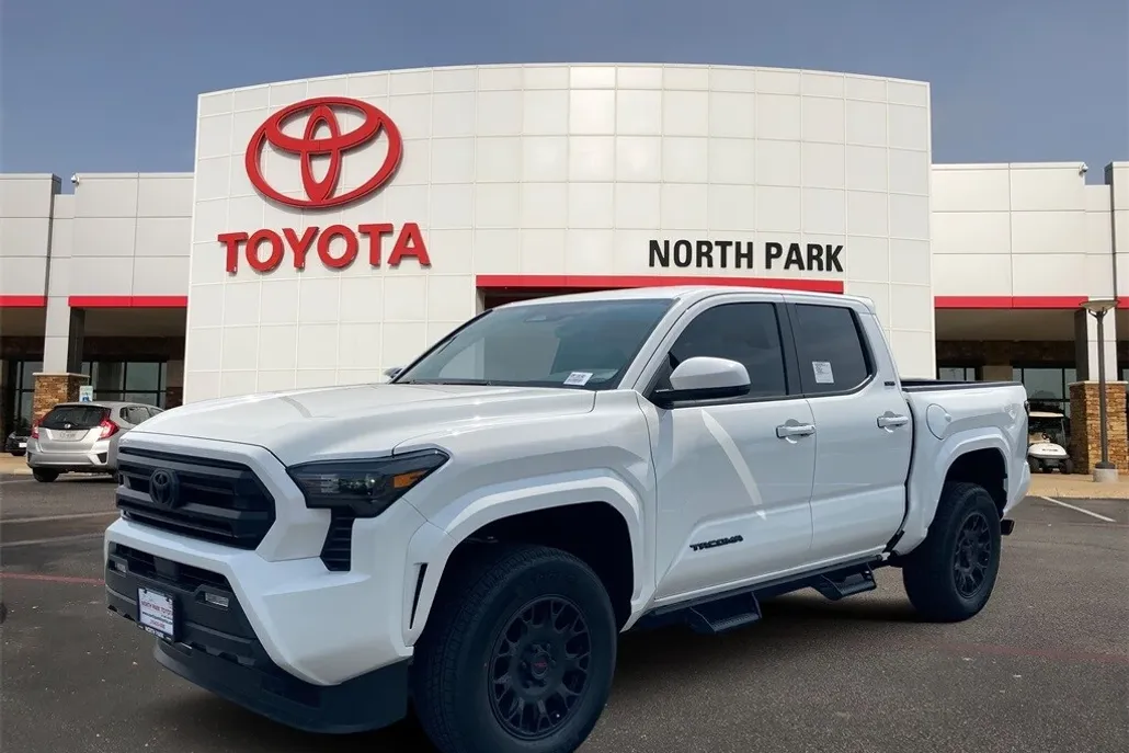 2025 Toyota Tacoma SR5 photo 1