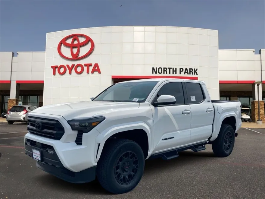 2025 Toyota Tacoma SR5 photo 1