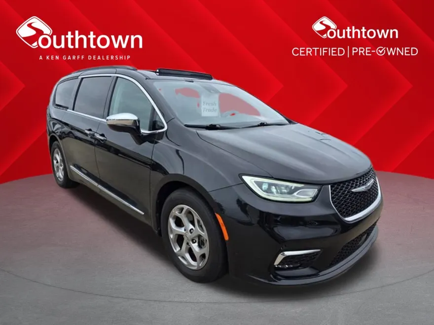 2023 Chrysler Pacifica Limited photo 1