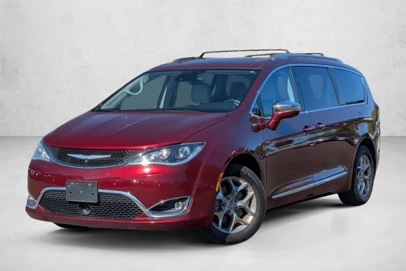 2017 Chrysler Pacifica Limited photo 1