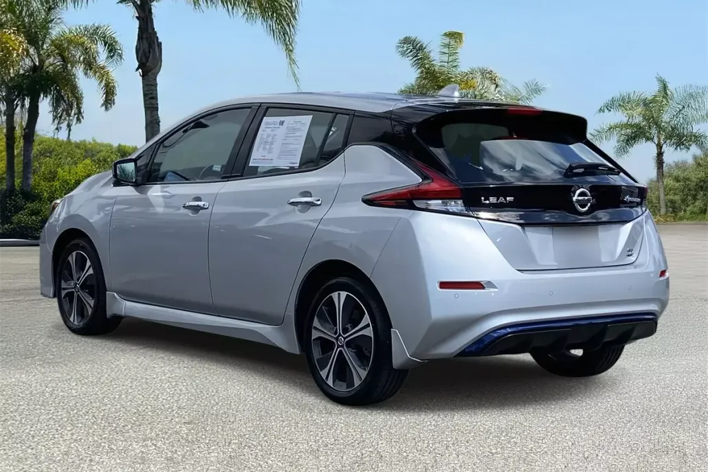 2022 Nissan Leaf SL Plus photo 1