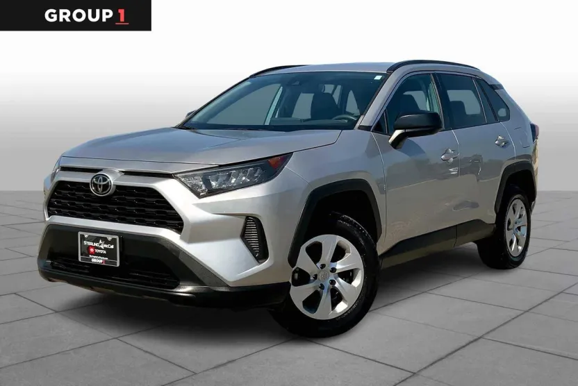 2019 Toyota RAV4 LE photo 1