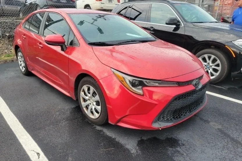 2020 Toyota Corolla LE photo 1