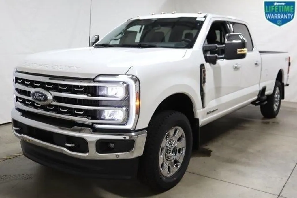 2024 Ford F-350 Lariat photo 1