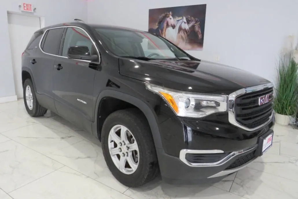 2017 Gmc Acadia SLE photo 1
