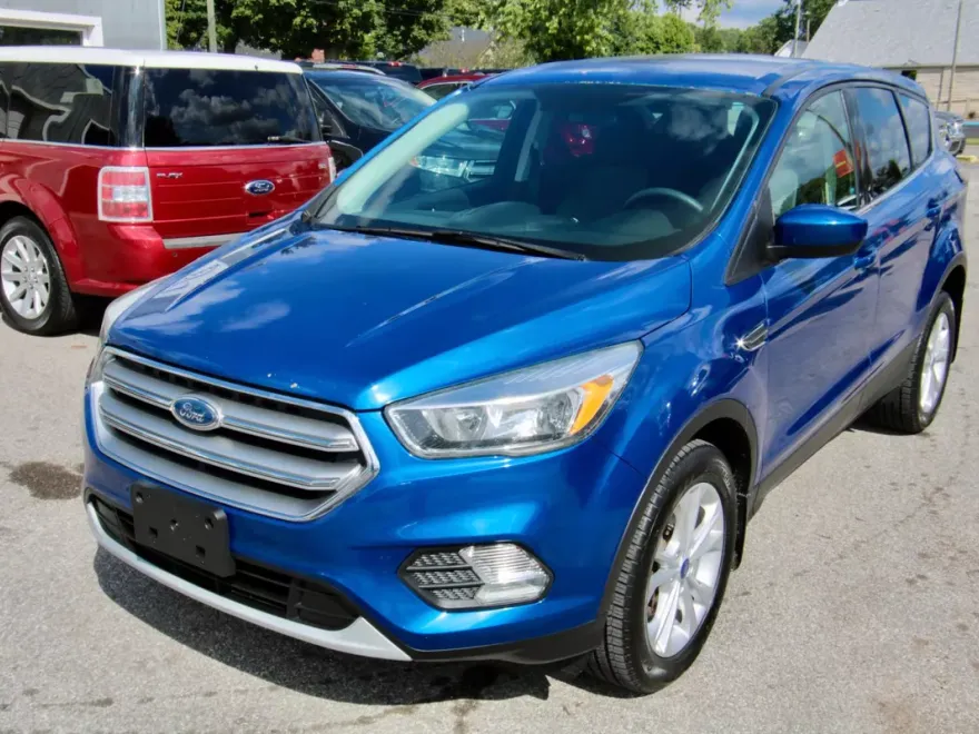 2017 Ford Escape SE Sport photo 1