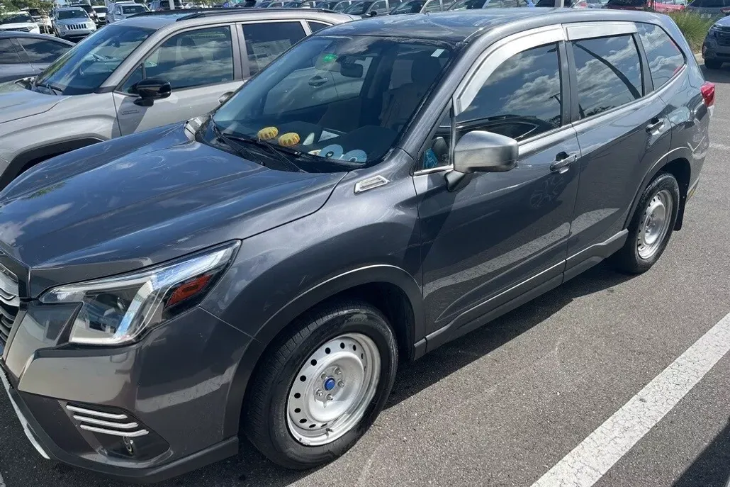 2022 Subaru Forester Base photo 1