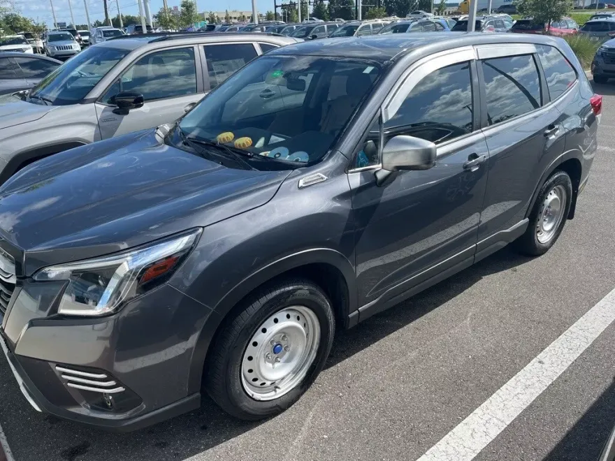 2022 Subaru Forester Base photo 1