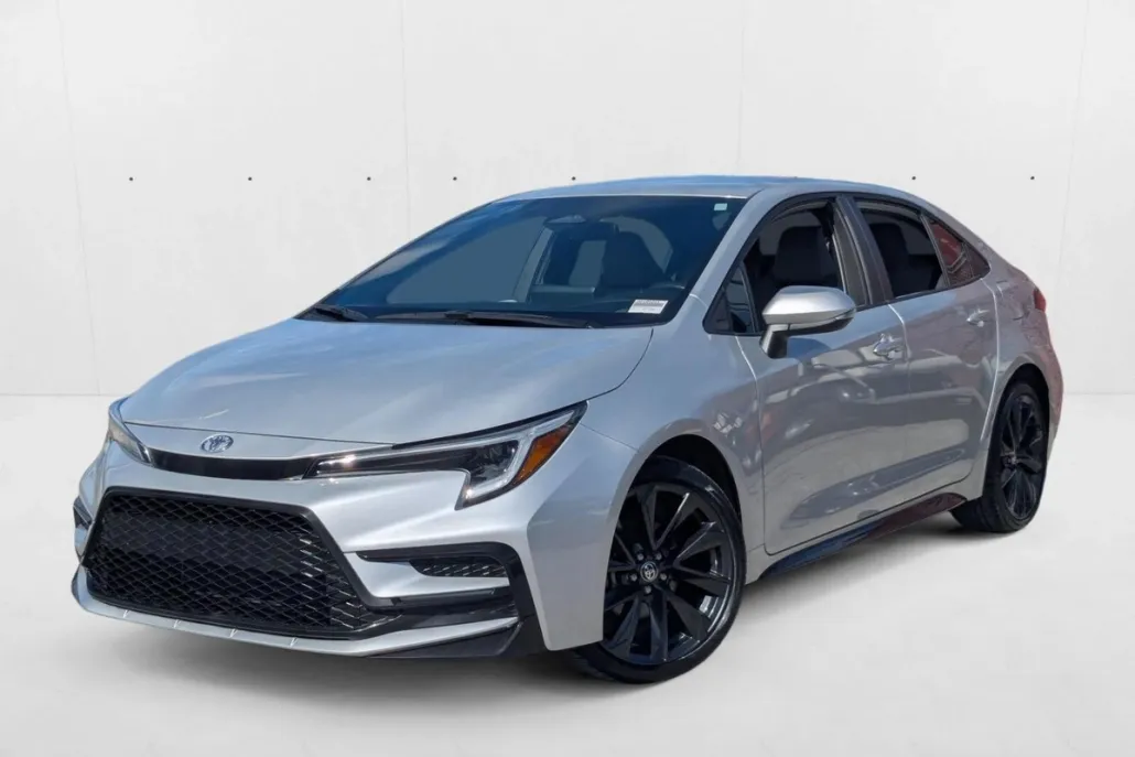 2024 Toyota Corolla SE photo 1