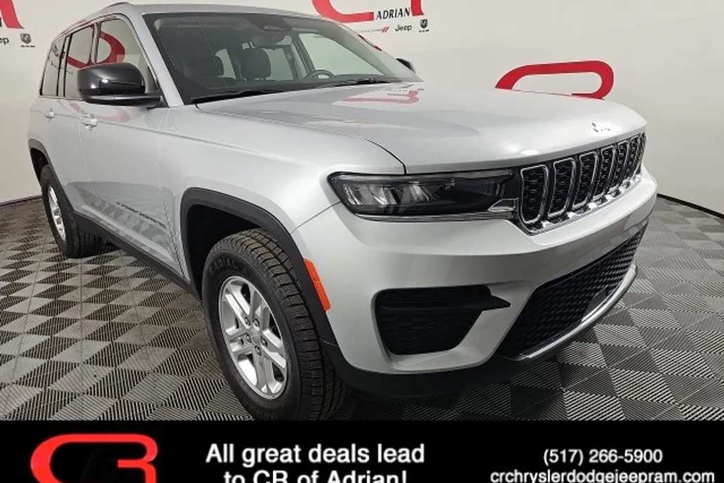 2023 Jeep Grand Cherokee Laredo Altitude photo 1