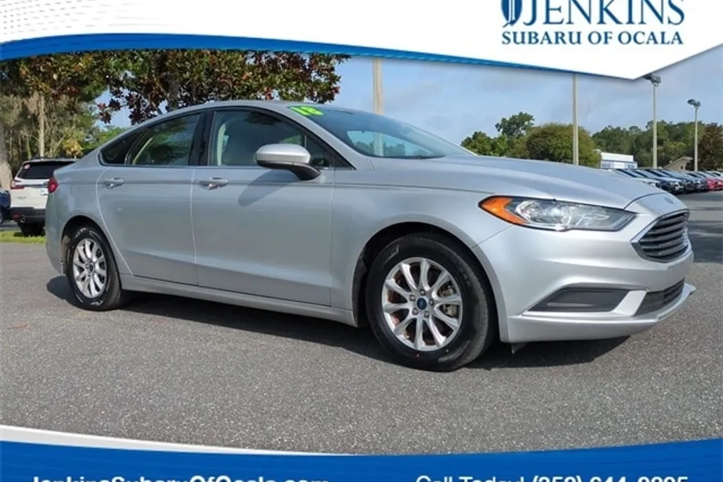 2018 Ford Fusion S photo 1