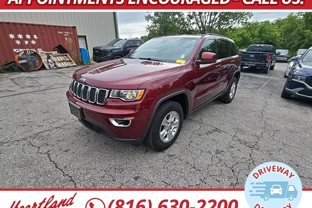 2017 Jeep Grand Cherokee Laredo photo 1