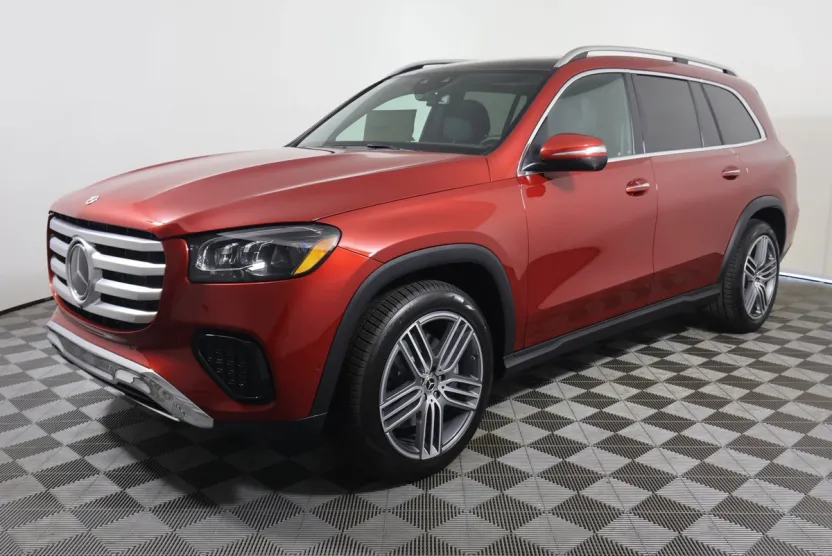2025 Mercedes Benz GLS 450 4MATIC photo 1