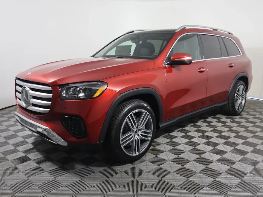 2025 Mercedes Benz GLS 450 4MATIC photo 1