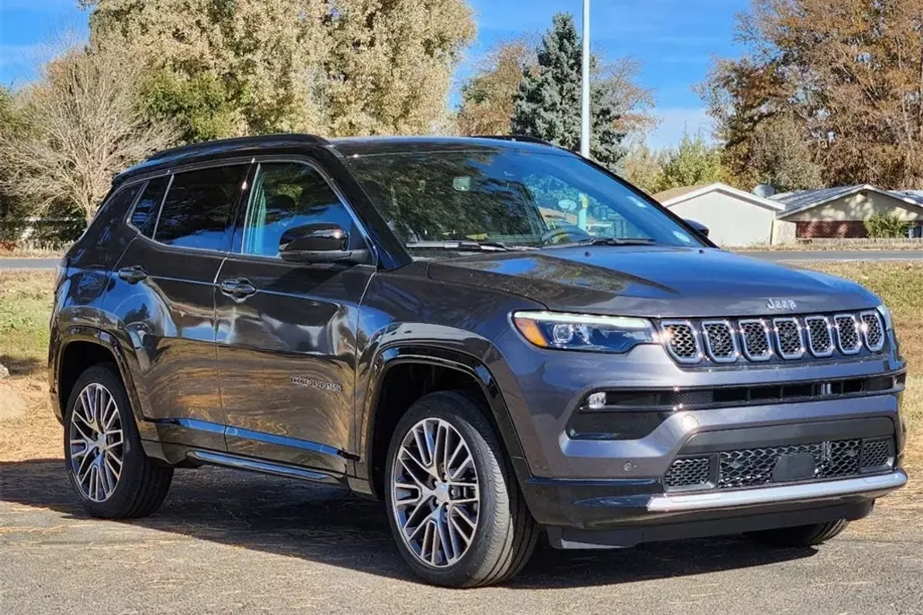 2023 Jeep Compass Limited photo 1