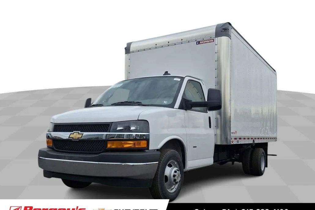 2024 Chevrolet Express Cutaway 3500 Base photo 1