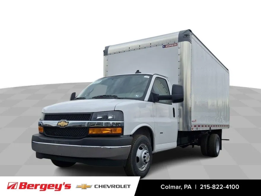 2024 Chevrolet Express Cutaway 3500 Base photo 1