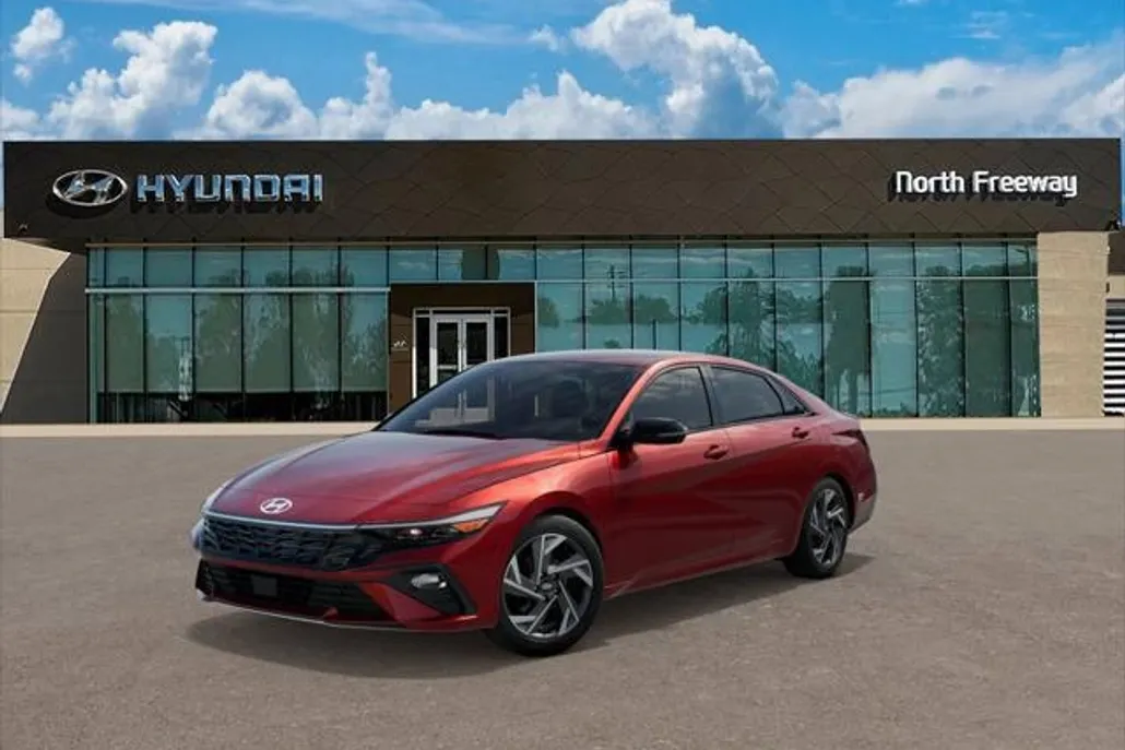 2025 Hyundai Elantra SEL Sport photo 1